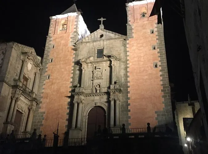 Destino Deluxe Adama Cáceres *